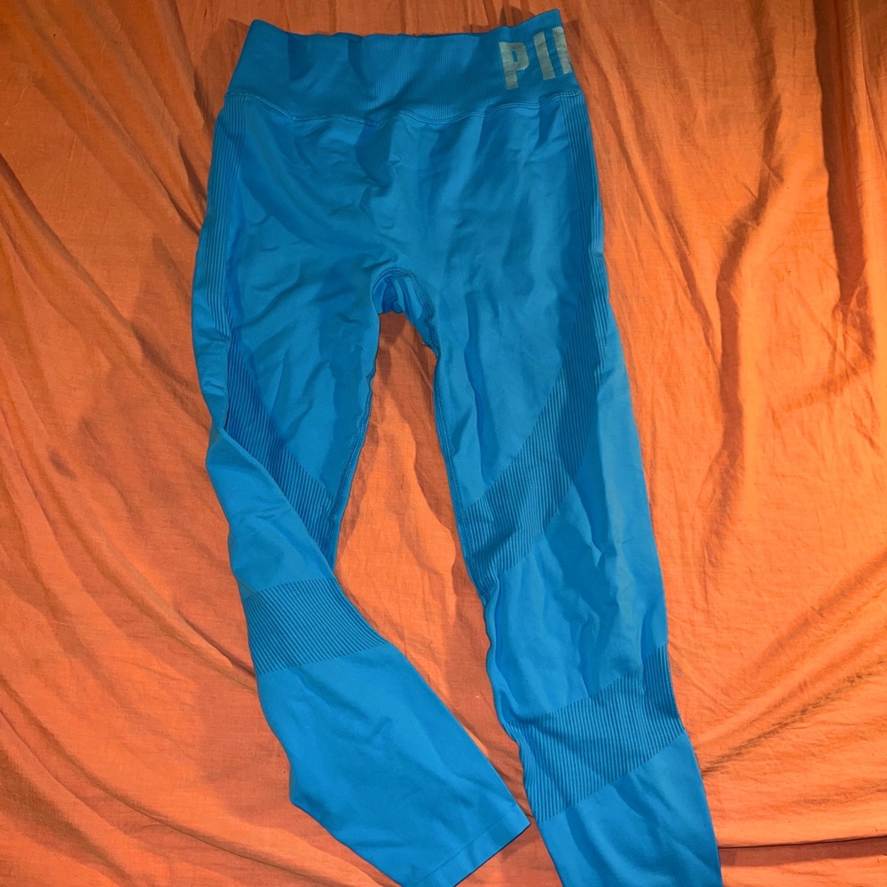 Never worn PINK contouring booty enhancing leggings